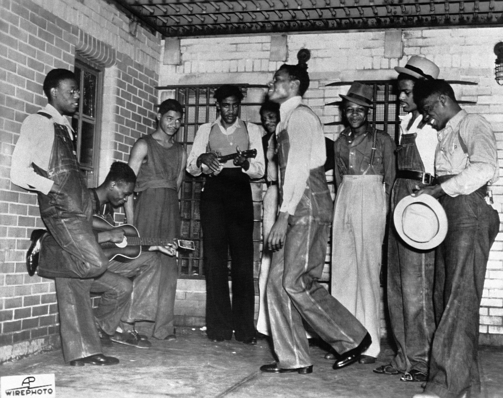 1931: "Scottsboro Boys"